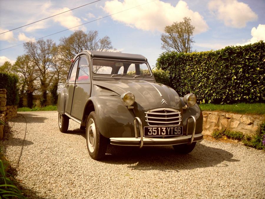  Citroen 2CV 1966 года  (фото 8 из 12)